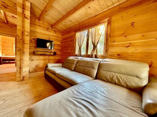 Facilities, Chalet bois jacuzzi in Bessan