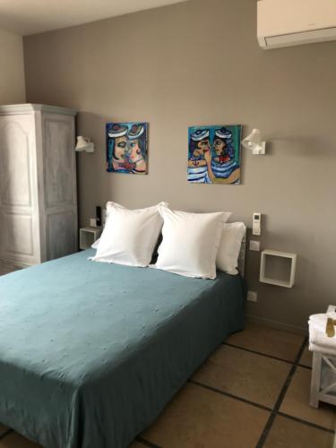 LA CASA SANILLS Room Type - Double Room