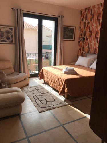 LA CASA SANILLS Room Type - Double Room