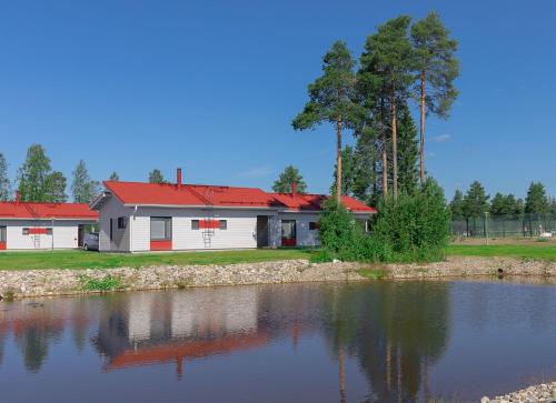 2 bedrooms, 5 beds