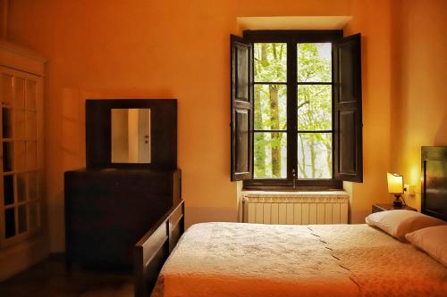 4 twin beds
