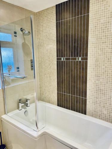 ห้องน้ำ, เดอะ ธอร์ป เกสต์เฮาส์ (The Thorpe Guesthouse) in ฮันส์แตนตัน