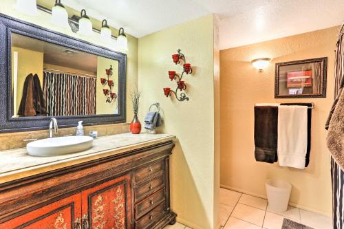 Idyllic Scottsdale Condo with Pool - Walk to Old Town - image 14