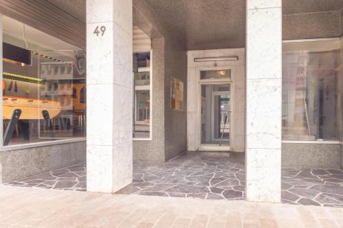 One-Bedroom Apartment image 1