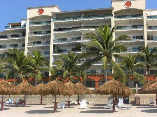 2 Br Five Star Playa Royale Residences Building in Nuevo Vallarta , Mexico