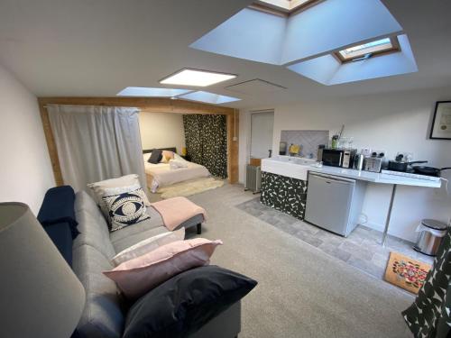 The Dragonfly Guesthouse - SELF CATERED in Glastonbury