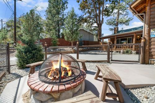 YOGI BEARS DEN - Close to Lake and Slopes in Big Bear City, USA