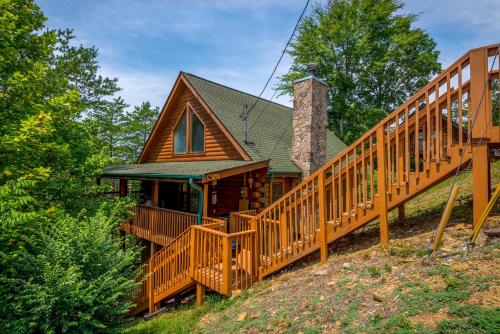 Inviting Sevierville Cabin with Deck and Hot Tub!