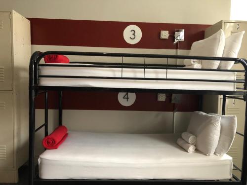 Chicago Getaway Hostel - image 12
