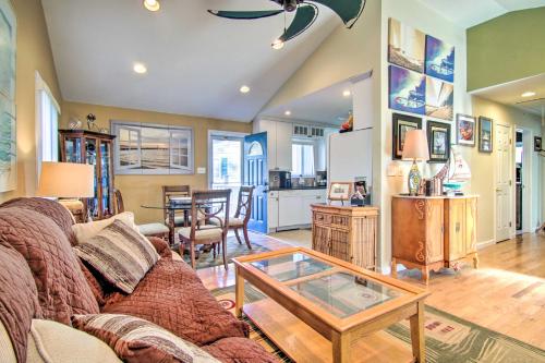 9 Mi to Ocean City Beaches: Retreat w/ Patio in Ocean Pines (MD)