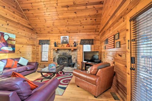 Inviting Sevierville Cabin with Deck and Hot Tub!