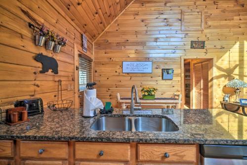 Inviting Sevierville Cabin with Deck and Hot Tub!