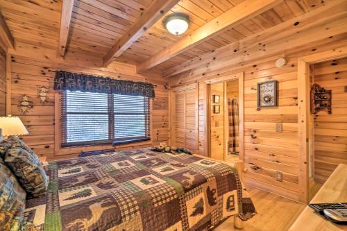 Inviting Sevierville Cabin with Deck and Hot Tub!