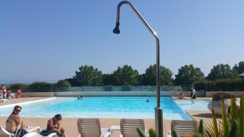 Swimming pool, Juan les Pins 2pC6 Pins Bleus in Avenue de Cannes
