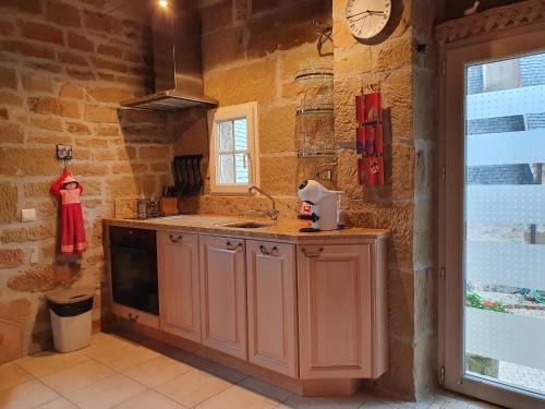 Kitchen, Le Pigeonnier de Lissac in Larche