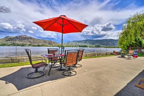 Waterfront Osoyoos Lake Cottage with Beach and Patio! - Oroville