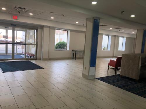 홀리데이 인 익스프레스 호텔 & 스위트 피츠버그 웨스트 미플린 바이 IHG - 숙소 외관