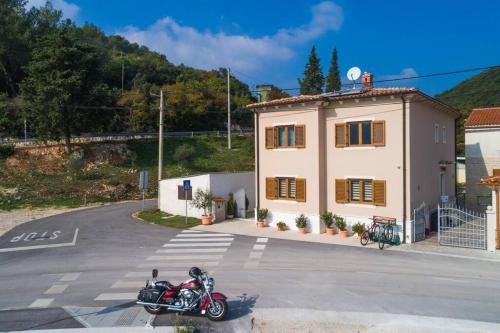 Villa in Istrien,Krnica with Jacuzzi