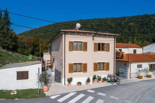 Villa in Istrien,Krnica with Jacuzzi