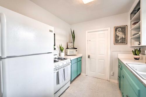 Downtown Winter Garden Cottage with Yard! - image 25