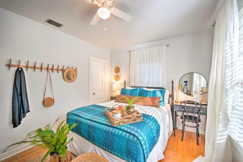 Downtown Winter Garden Cottage with Yard! - image 29