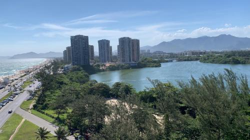 Apart hotel em frente à praia da Barra da Tijuca, vista total para o mar