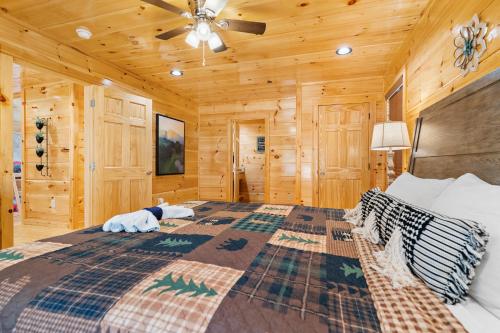 Pine Mountain Retreat Hot Tub Game Room 560 FREE tickets each paid day!!! - image 11
