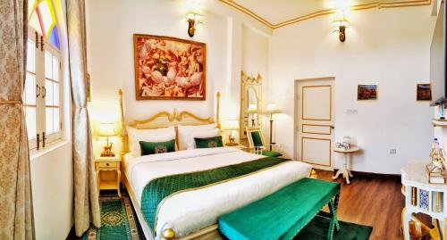 room detail thumbnail 1