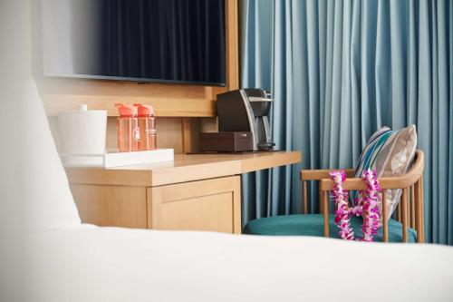 Outrigger Reef Waikiki Beach Resort - image 6