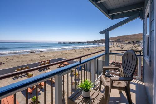 Shoreline Inn...on the beach