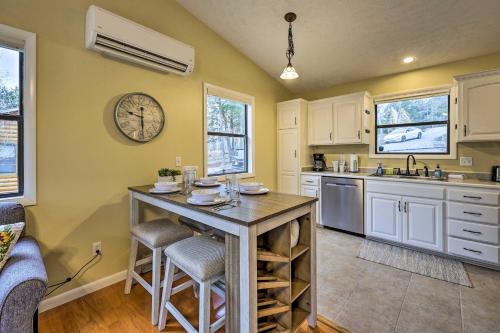 Cozy Table Rock Lake Vacation Rental with Deck in Golden, USA