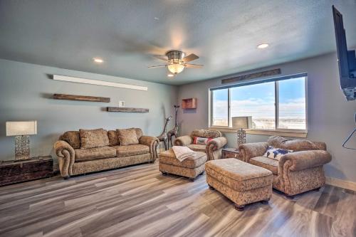 Spacious Saratoga Condo w/ Mountain Views! - Encampment, WY