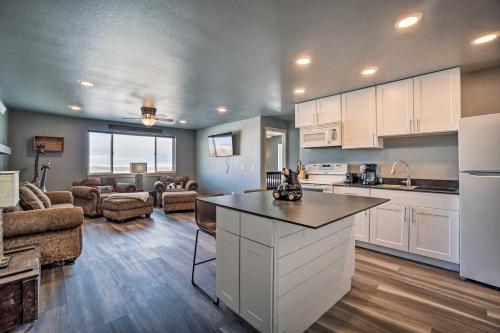 Spacious Saratoga Condo with Mountain Views! in Saratoga (WY)