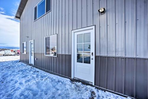 Spacious Saratoga Condo with Mountain Views! in Saratoga (WY)