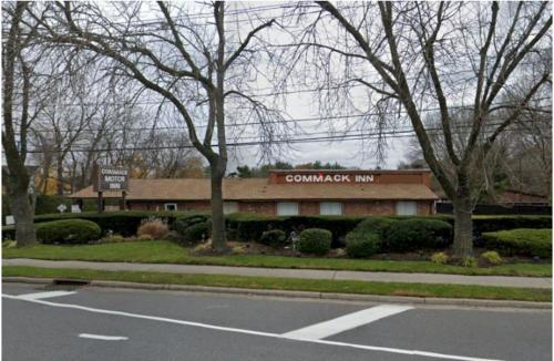 . Commack Inn