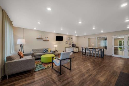 Előcsarnok, WoodSpring Suites Wesley Chapel-Tampa in Wesley Chapel (FL)