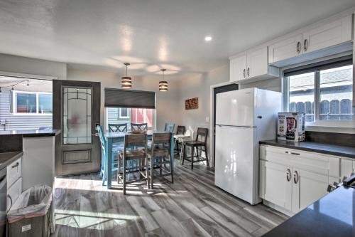 Oceanside Home Less Than 2 Mi to Beach Pier and Shops - image 7