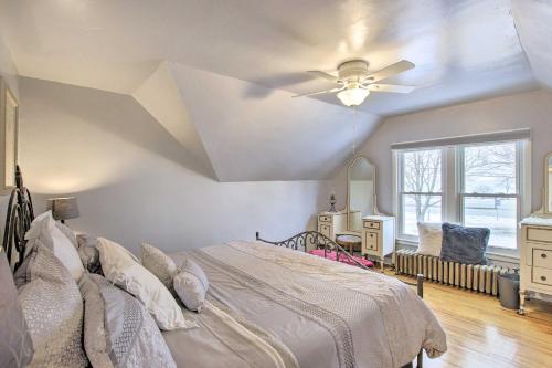 Two Rivers Thiede House - Walk to Lake Michigan! Two Rivers Thiede House - Walk to Lake Michigan!