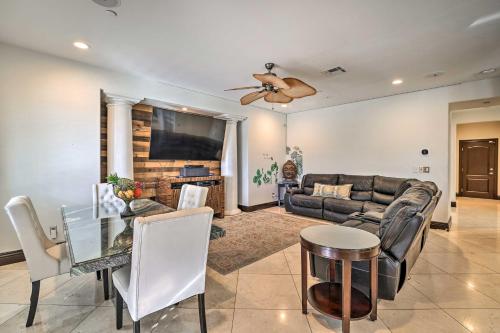 9 Mi to Strip Las Vegas Home with Pool and Hot Tub!, Las Vegas (Foto 2)