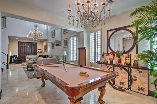 9 Mi to Strip Las Vegas Home with Pool and Hot Tub!, Las Vegas (Foto 3)