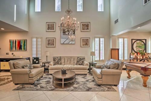 9 Mi to Strip Las Vegas Home with Pool and Hot Tub!, Las Vegas (Foto 7)