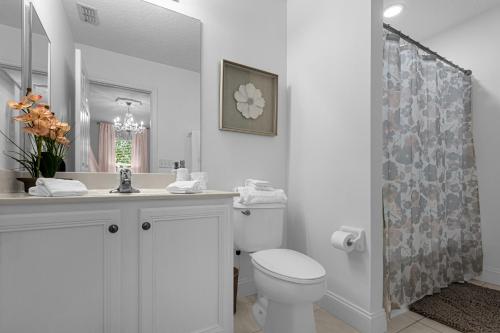 Hidden gem! Gorgeous villa next to Disney - image 2