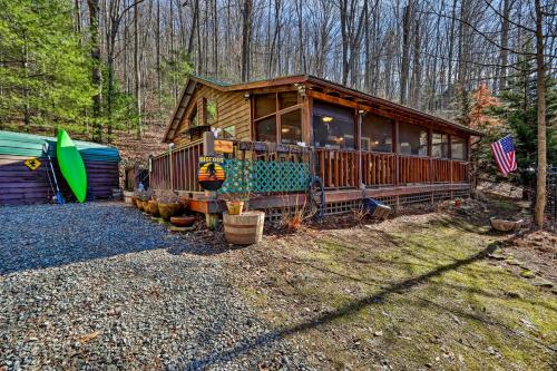 Cozy Murphy Cabin with Fire Pit and Deck