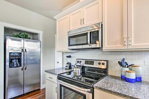 Ocean Shores Home with Hot Tub - Walk to Beach Canal - image 11