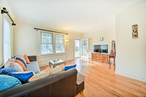 Centrally Located Duplex with Patio in Ghent! in Norfolk, USA