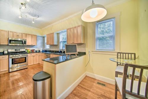 Centrally Located Duplex with Patio in Ghent! in Norfolk, USA