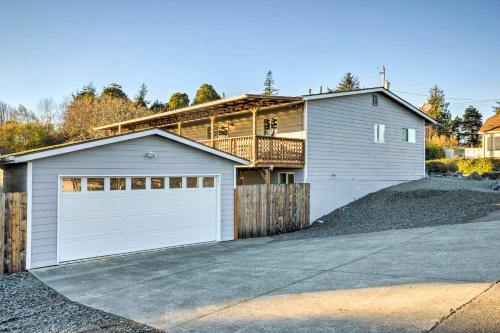 Pet-Friendly North Bend Home with Bay Views!