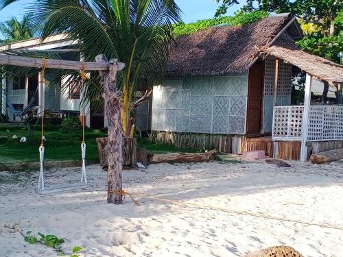 Nitasnipahut Pamilacan island in パミラカン アイランド