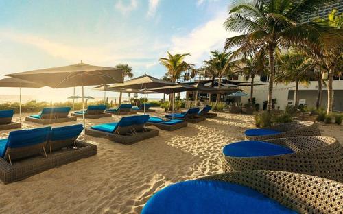 Breathless 3 Bedroom Private Rooftop apt 1101 - image 2