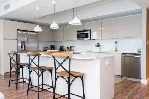 Breathless 3 Bedroom Private Rooftop apt 1101 - image 11